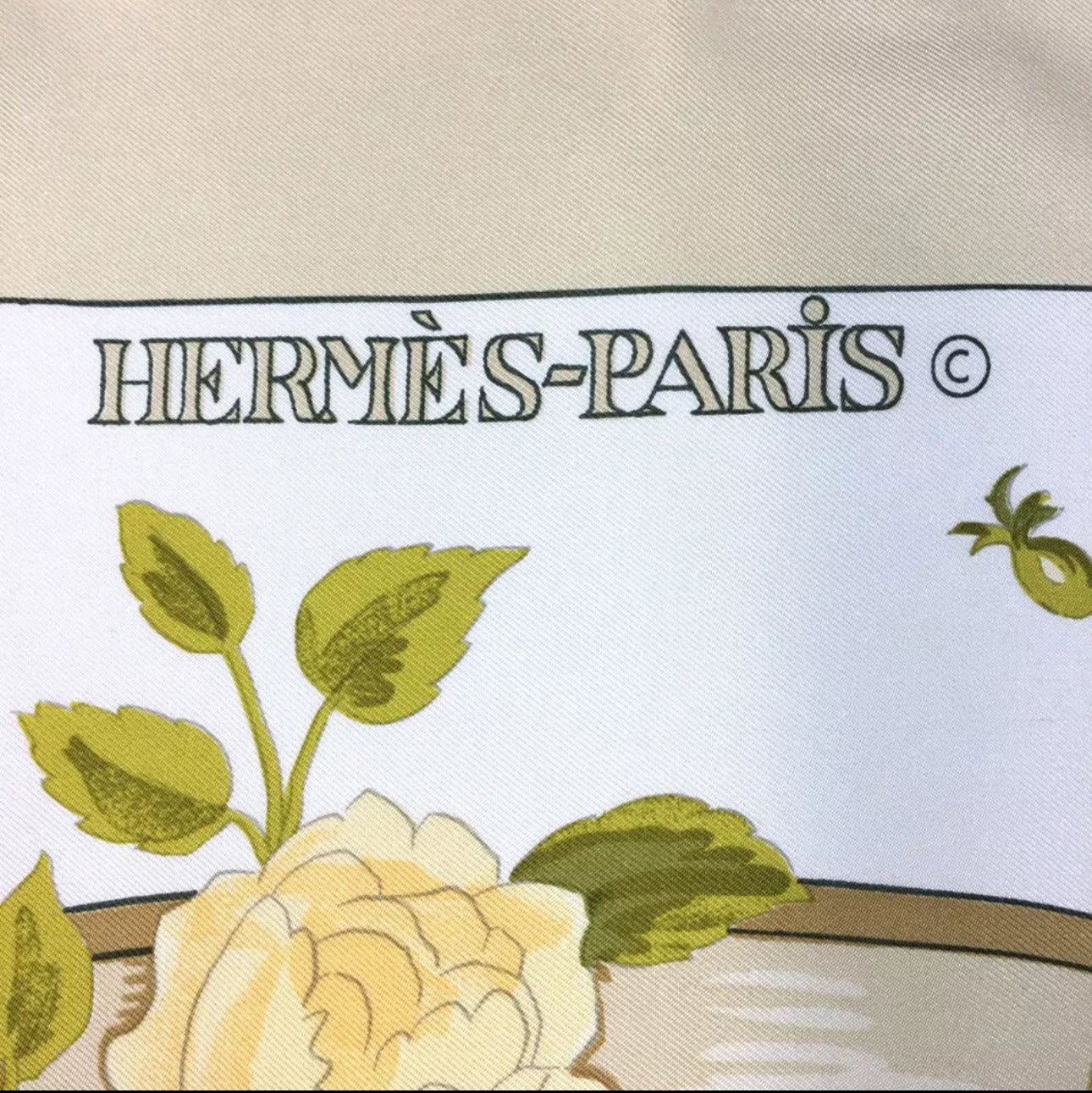 Hermes Romantique Carre size 90 - 100% Silk